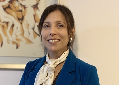 Angela-Arenas-Directora-Escuela-Facultad-Derecho-Universidad-Finis-Terrae-Deutsche-Welle-Sociedad-Gerontologia-de-Chile-Derechos-Humanos-Adultos-Mayores-Covid-19-pandemia-teaser_613e