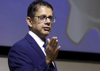 experto-odontologo-intervencion-minima-invasiva-exterior_80b3bcac6a1de6677b7efef6457f2ee2