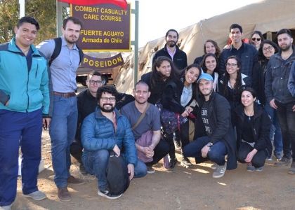 ufinisterrae_escuela_de_medicina_estudiantes_asisten_como_observadores_de_curso_heridos_de_combate_de_la_armada_de_chile_f45afe738c5dc81b09b171624b88e9e2