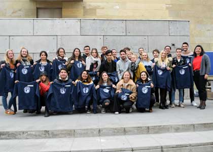 bienvenida-estudiantes-intercambio-chica_57bde530dc7c196e68c280fa9684718d