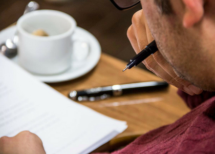 rodrigo-cortes-premio-revista-de-libros-ufinisterrae-taller-literario_6da8e1d611214a65a31fba2c4f6bcbd7