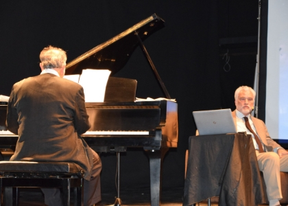 ufinisterrae-facultad-de-medicina-conferencia-ciencia-y-musica_aaf94e027dbe2c09c5e08a16c496cc02