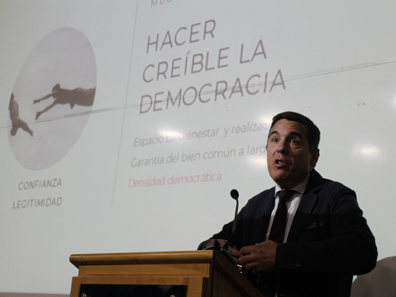 Clase-magistral-Universidad-Salamanca-Pedro-Nevado-Batalla-Inauguracion-Magister-Derecho-Publico-Facultad-Derecho-Universidad-Finis-Terrae-galeria-3