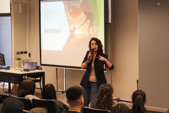 Constanza_Vsquez_teaser_00415dd9c8d40b5a66002875ccadc138