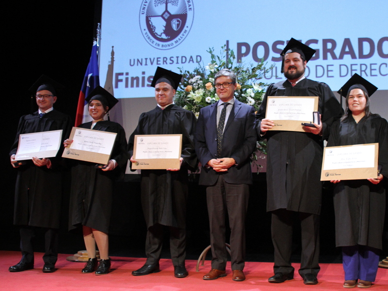Direccion-Postgrados-Facultad-Derecho-Universidad-Finis-Terrae-titulacion-egreso-grado-academico-magister-diplomado-galeria-6