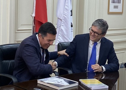 Facultad-Derecho-Universidad-Finis-Terrae-firma-convenio-academico-Universidad-Salamanca-Espana-teaser_80512d999b632df6cafa6054c75a4e50