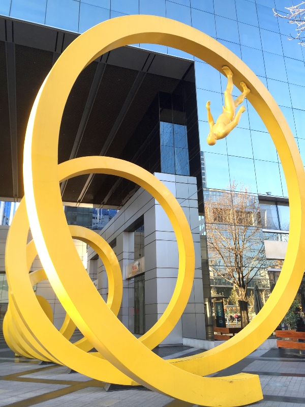 Obra_Osvaldo_Pea_-_Espiral-World_Trade_Center_Santiago