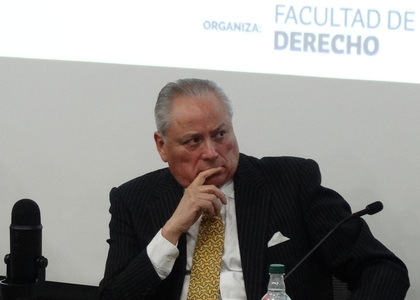 Facultad-Derecho-Universidad-Finis-Terrae-expresidente-Tribunal-Constitucional-Ivan-Arostica-libro-Estado-de-Derecho-Constitucional-revolucion-legal-2014-2020-teaser