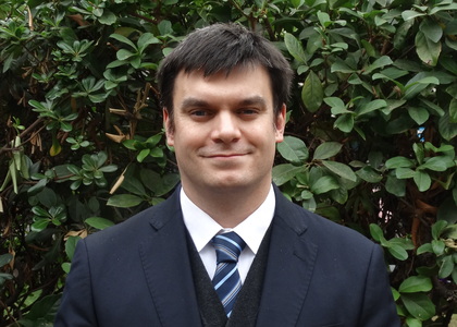 Chilevision-Joaquin-Reyes-Facultad-Derecho-Universidad-Finis-Terrae-tratado-lunar-misiones-espaciales-teaser