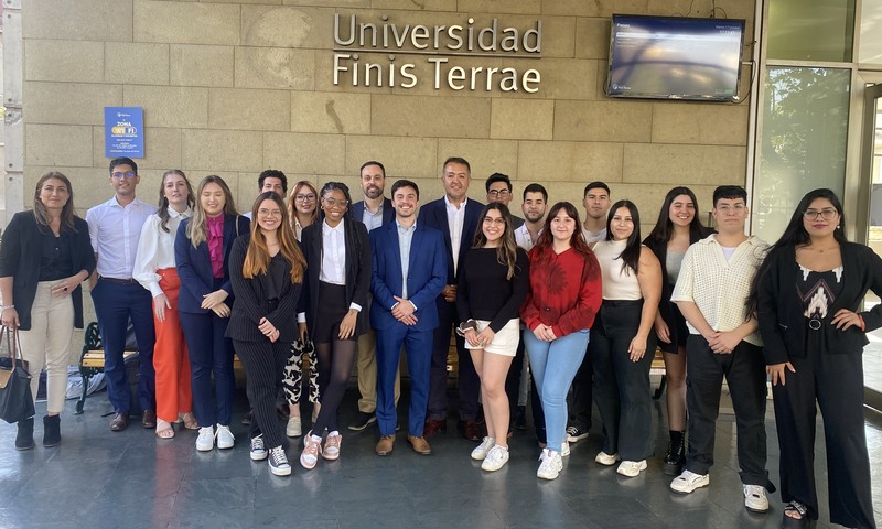 Alumnos-Fundacion-Escuela-Superior-del-Ministerio Publico-Porto-Alegre-Brasil- visitaron-Facultad-de-Derecho-Universidad-Finis-Terrae-sistema-procesal-penal-chileno-principal