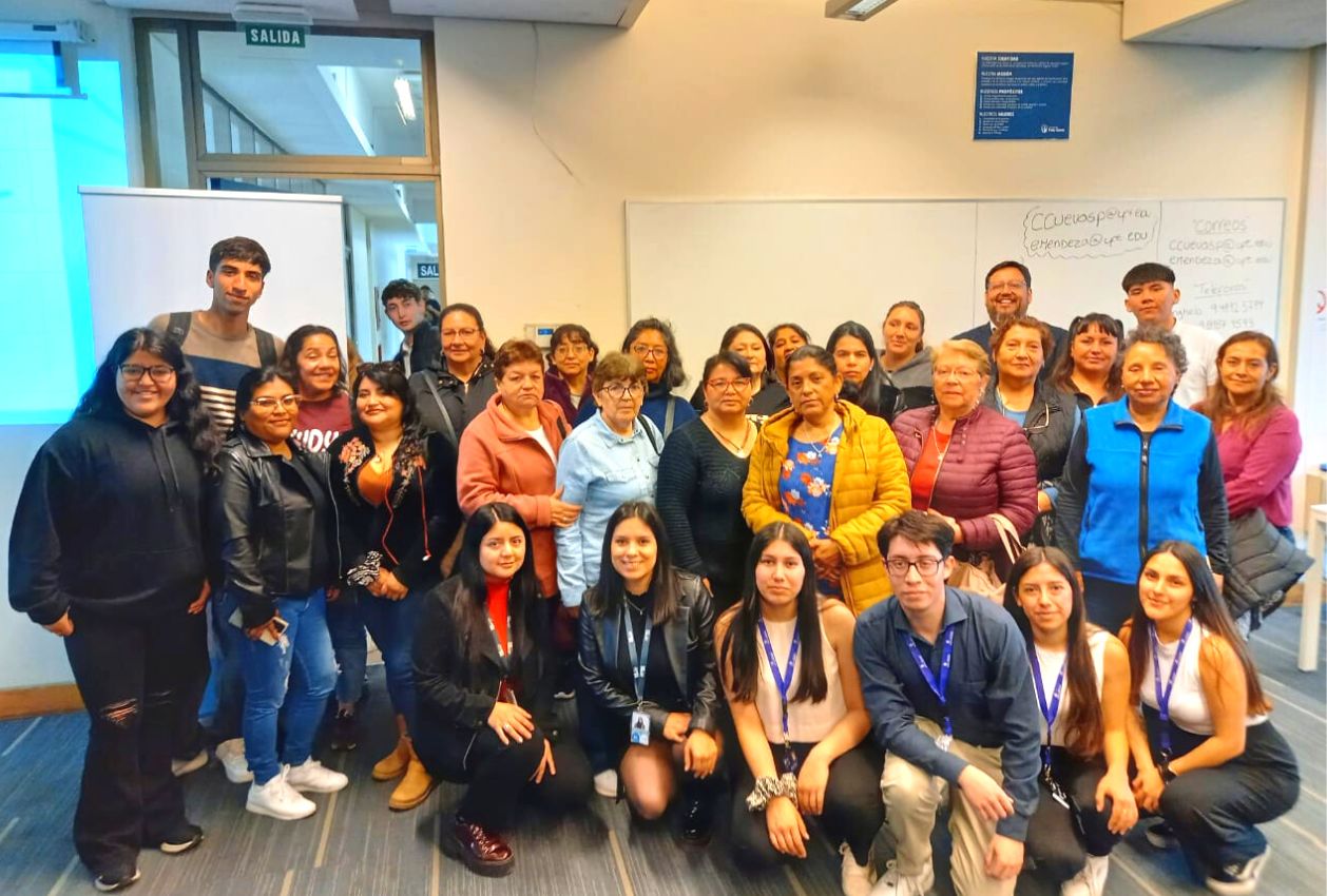 Capacitacion en tecnología a mujeres jefas de hogar de lampa 04