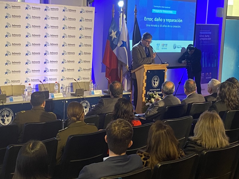 Facultad-Derecho-Universidad-Finis-Terrae-Defensoroa-Penal-Publica-Seminario-Internacional-Proyecto-Inocentes-Ministro-Justicia-Luis-Cordero-Defensor-Nacional-Carlos-Mora-galeria-3