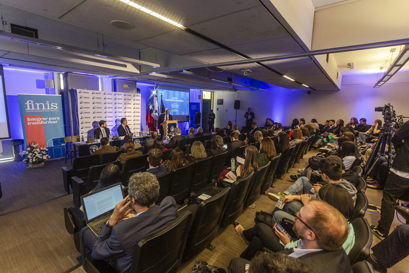 Facultad-Derecho-Universidad-Finis-Terrae-Defensoroa-Penal-Publica-Seminario-Internacional-Proyecto-Inocentes-Ministro-Justicia-Luis-Cordero-Defensor-Nacional-Carlos-Mora-galeria-8