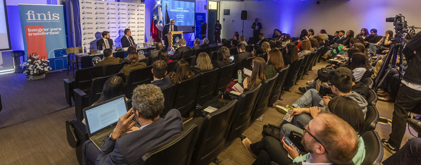 Facultad-Derecho-Universidad-Finis-Terrae-Defensoroa-Penal-Publica-Seminario-Internacional-Proyecto-Inocentes-Ministro-Justicia-Luis-Cordero-Defensor-Nacional-Carlos-Mora-principal