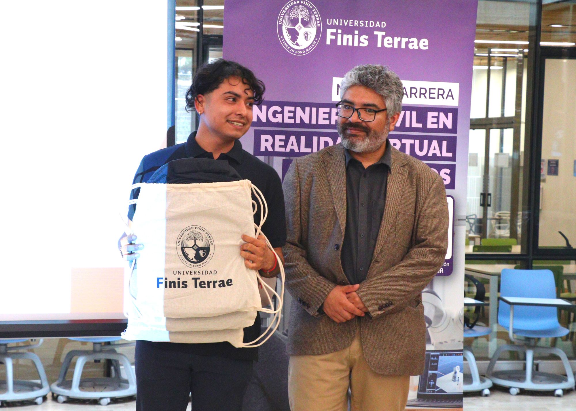 Copia de White Golden Aesthetic Wedding Invitation (4)