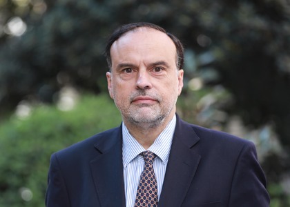 Corte-de-santiago-rechaza-reclamo-de-ilegalidad-por-instructivo-de-la-comision-para-el-mercado-financiero-Enrique-Navarro-Facultad-Derecho-Universidad-Finis-Terrae-teaser