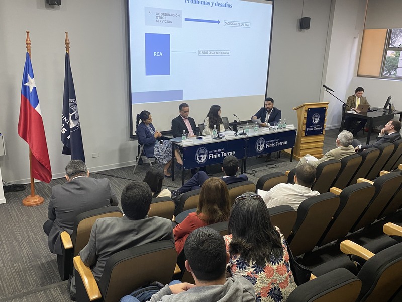 Facultad-Derecho-Universidad-Finis-Terrae-seminario-Problemas-desafios-funcion-fiscalizadora-aguas-urbanistico-medioambiente”-completa