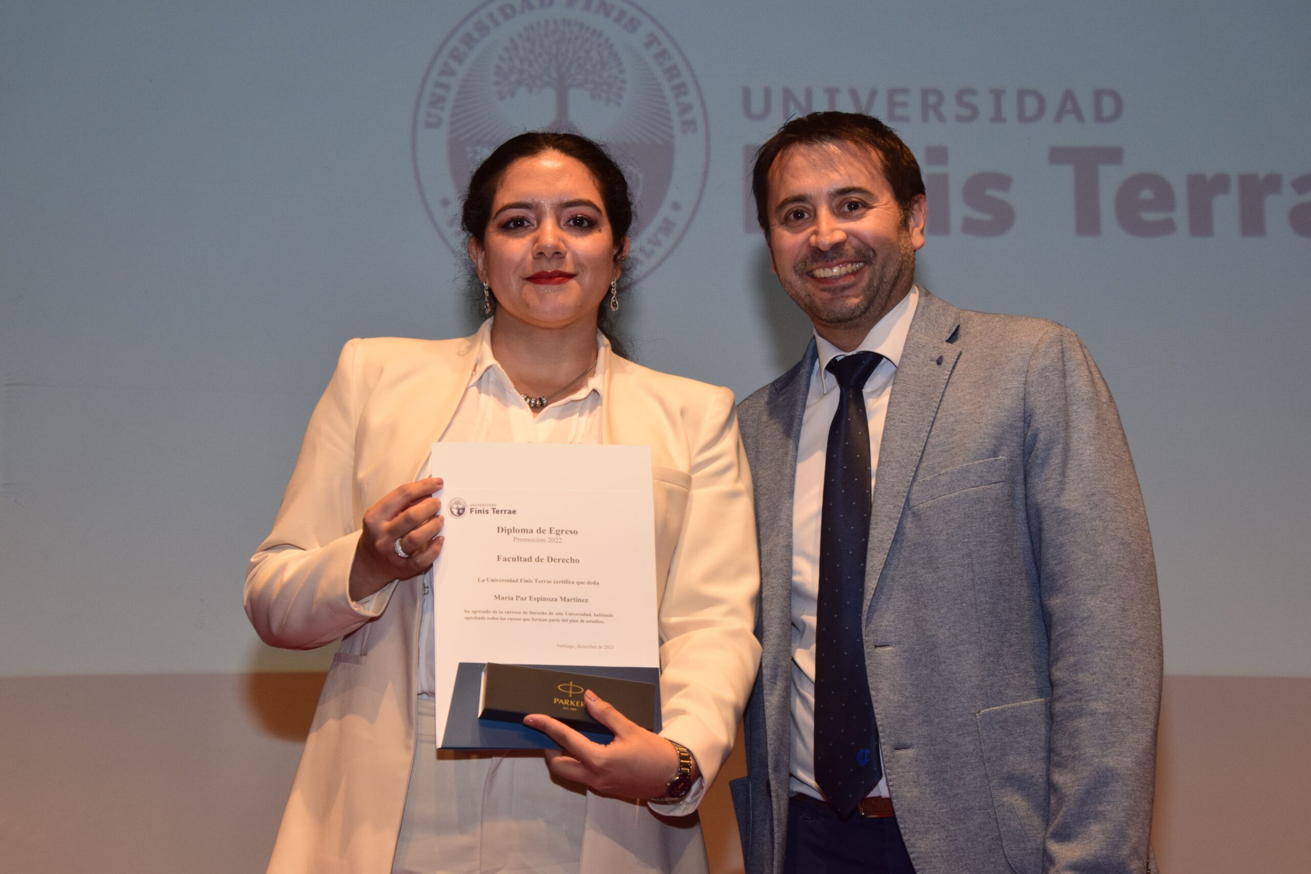 Facultad-Derecho-Universidad-Finis-Terrae-ceremonia-graduacion-generacion-2023-jornada-vespertina-galeria-8