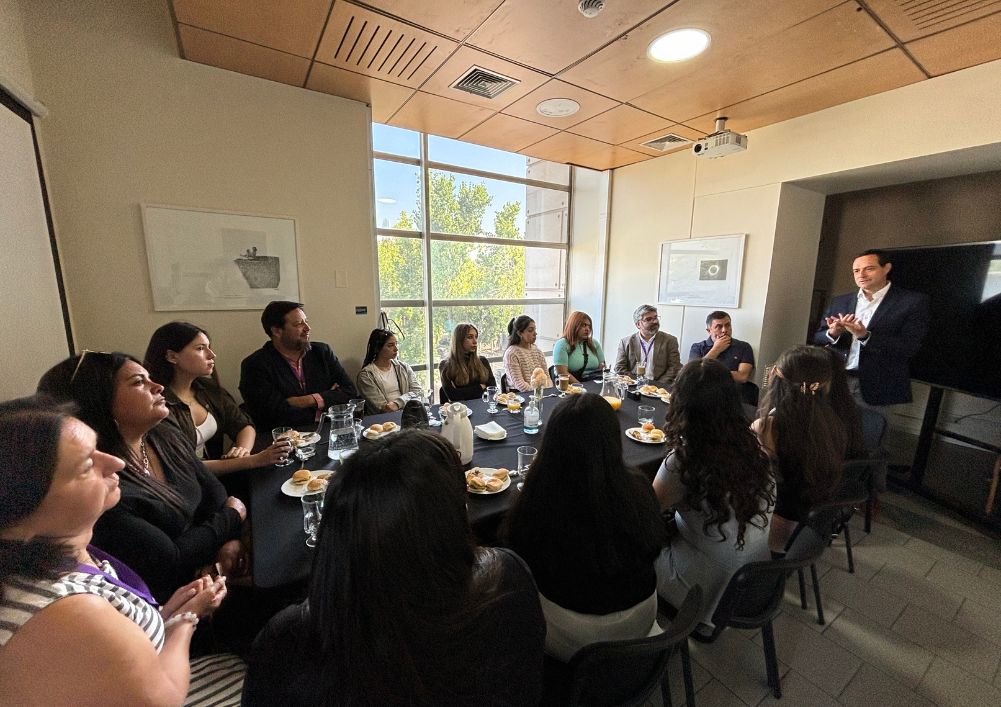 Desayuno con las estudiantes mayor puntajes FING 01