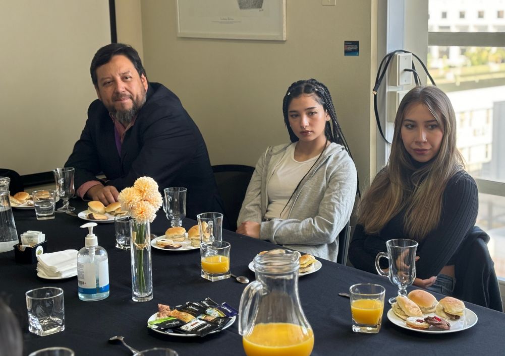 Desayuno con las estudiantes mayor puntajes FING 04