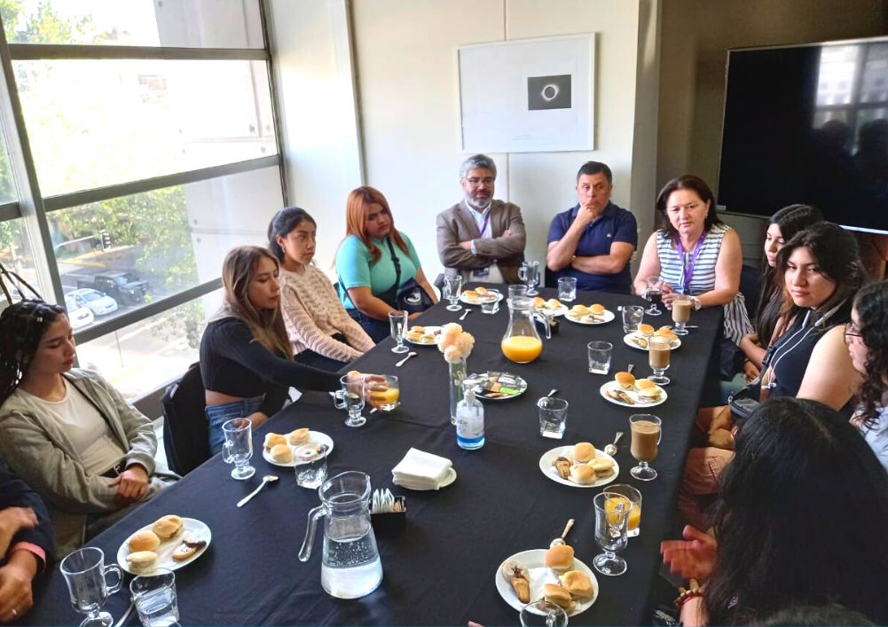 Desayuno con las estudiantes mayor puntajes FING 05