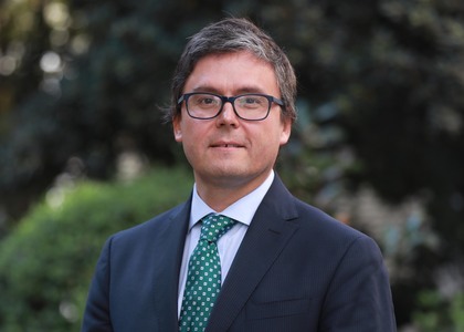 Facultad-Derecho-universidad-Finis-Terrae-Decano-Ignacio-Covarrubias-Cuevas-ibro-Pasa-que-no-sabemos-lo-que-nos-pasa-conferencia-Universidad-Salamanca-España-principal