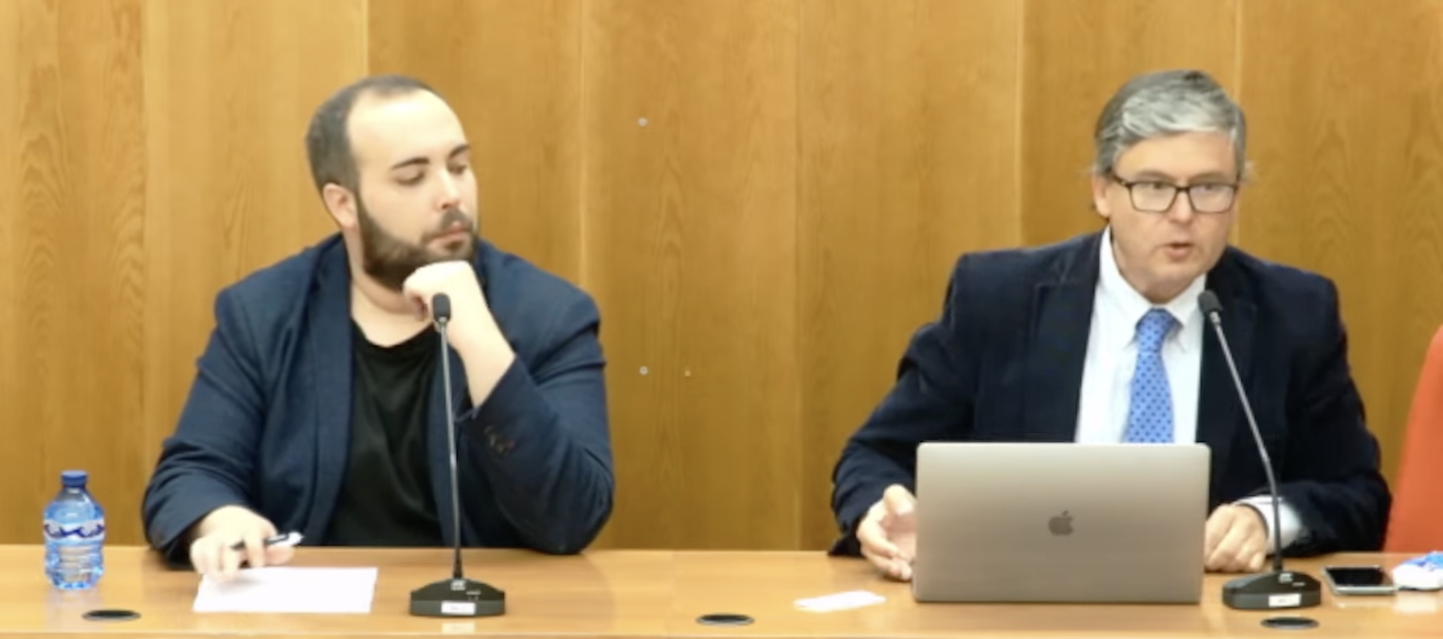 Facultad-Derecho-universidad-Finis-Terrae-Decano-Ignacio-Covarrubias-Cuevas-ibro-Pasa-que-no-sabemos-lo-que-nos-pasa-conferencia-Universidad-Salamanca-España-teaser