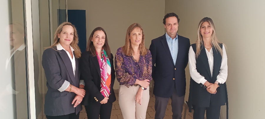 teaser Charla Karen Thal 1