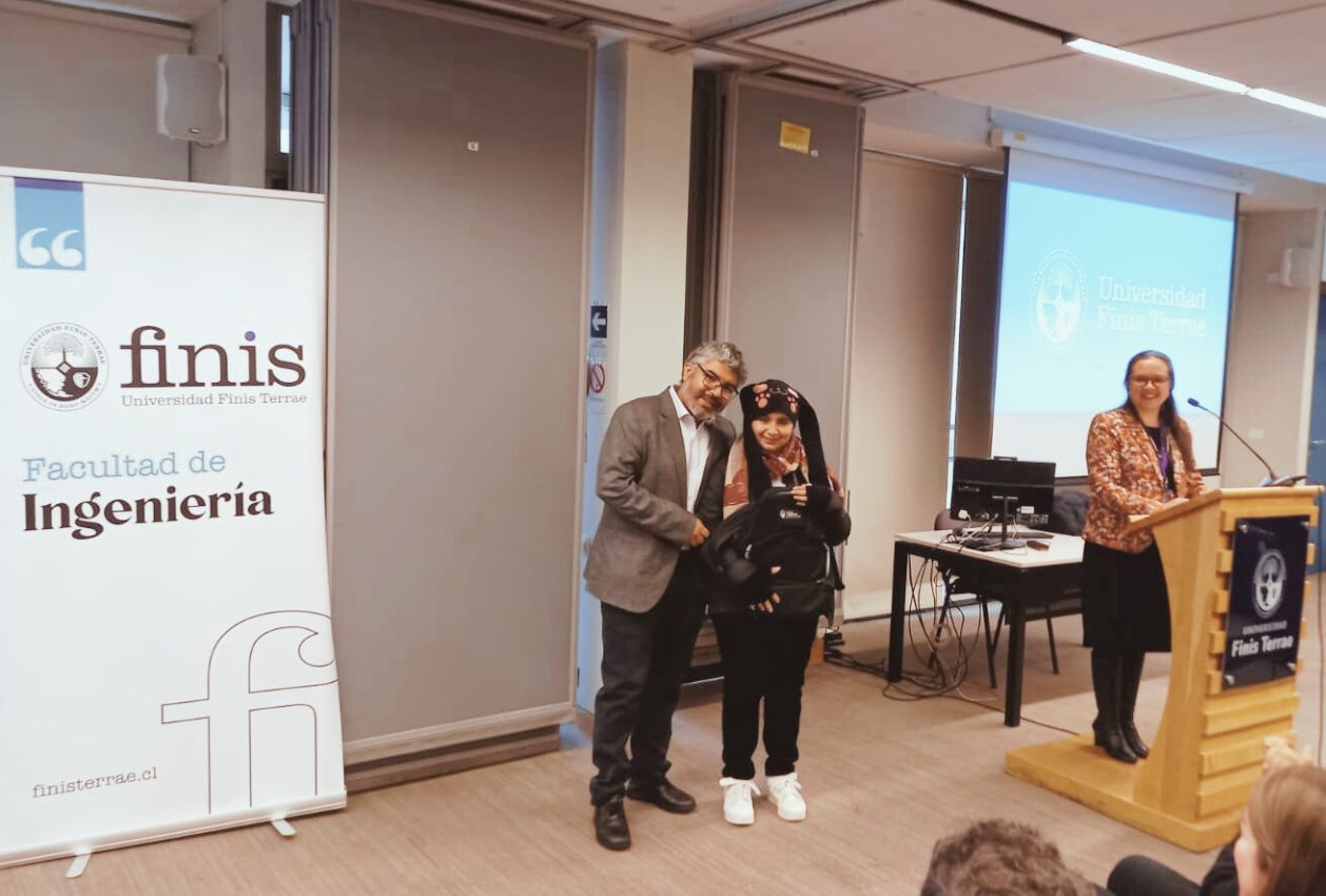 Alumno excelencia FI ICRV 01