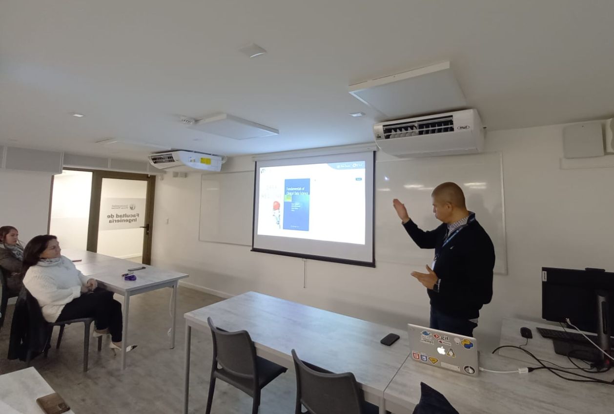 Charla Javier Mora Pineda CLC en MCI 02