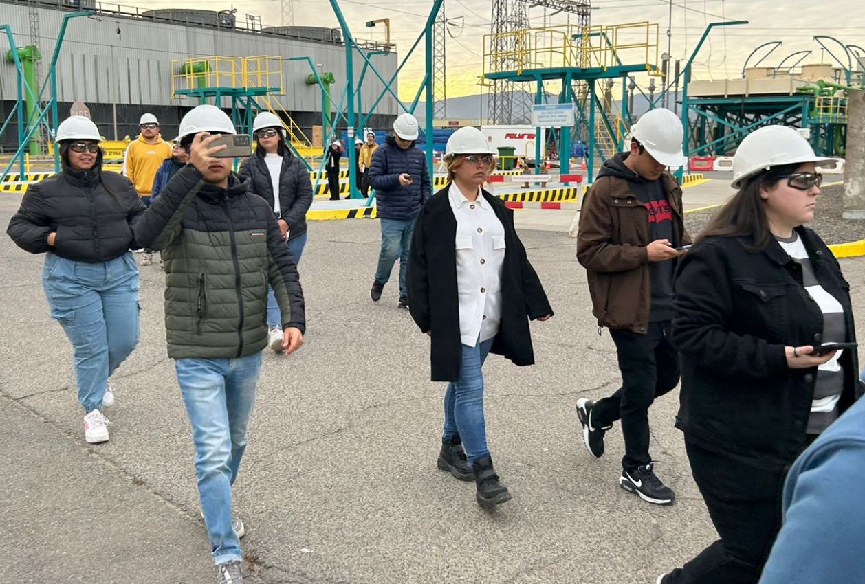 Estudiantes de la Facultad de Ingeniería visitaron la Planta Nahuenco (5)