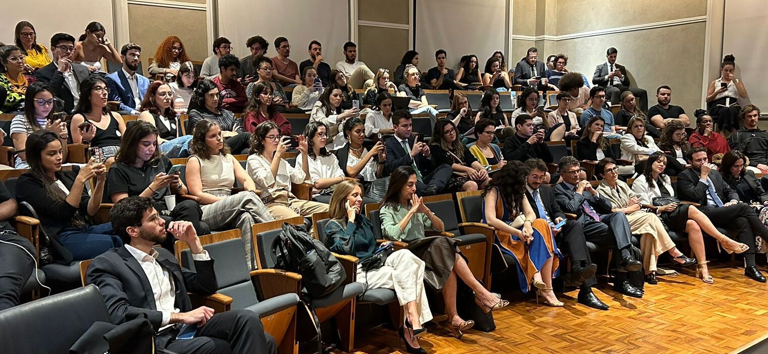 Rodrigo-Rios-Facultad-Derecho-Universidad-Finis-Tererae-Seminario-internacional-error-justicia-reparacion-Universidad-Sao-Paulo-principal