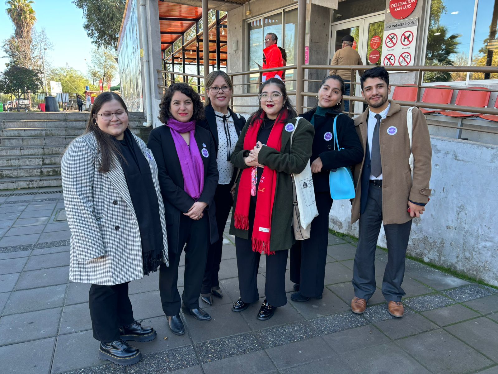 Alumnos-Facultad-Derecho-Dia-Mundial-Toma-Conciencia-Abuso-Maltrato-Vejez-SENAMA-Universidad-Finis-Terrae-1