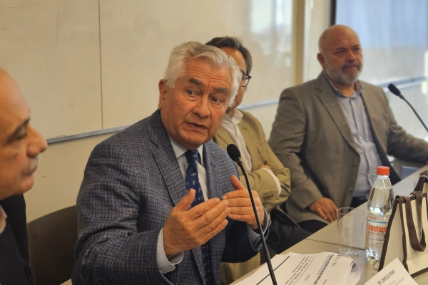 Dr. Paris, conversatario del Observatorio de Salud Pública Oral Facultad de Odontología U Finis Terrae