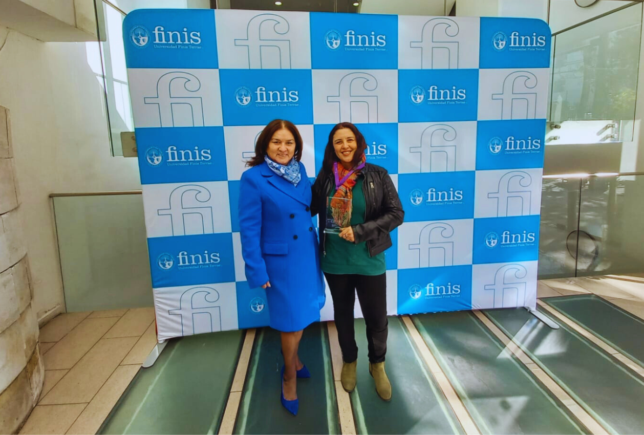 Decana Urrutia y Dra Ceron Fac Ingenieria 01