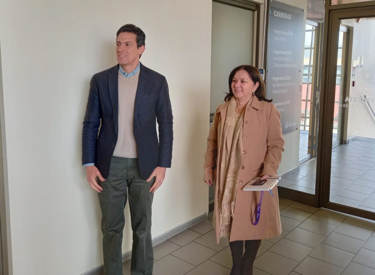 Vicerector Jose mateos y Decana Urrutia 01