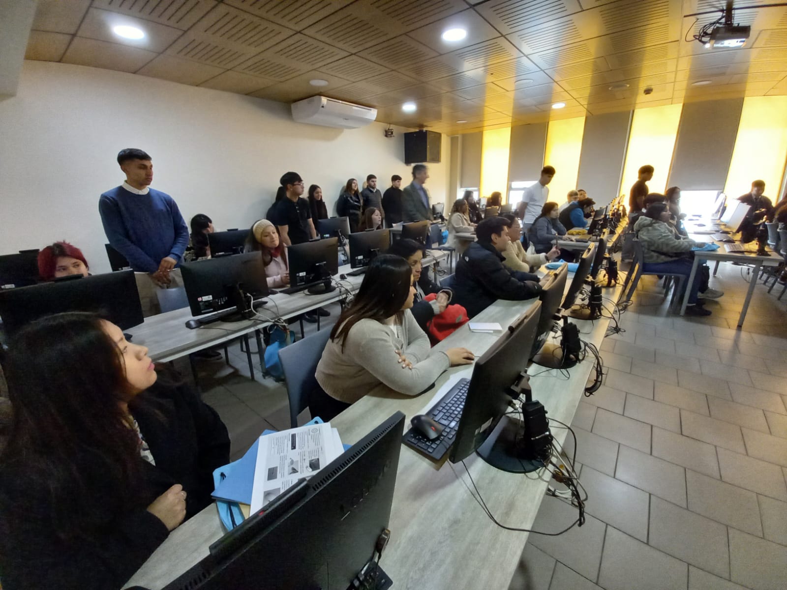 clases Mujeres jefas de hogar de lampa alfabetizacion digital 01