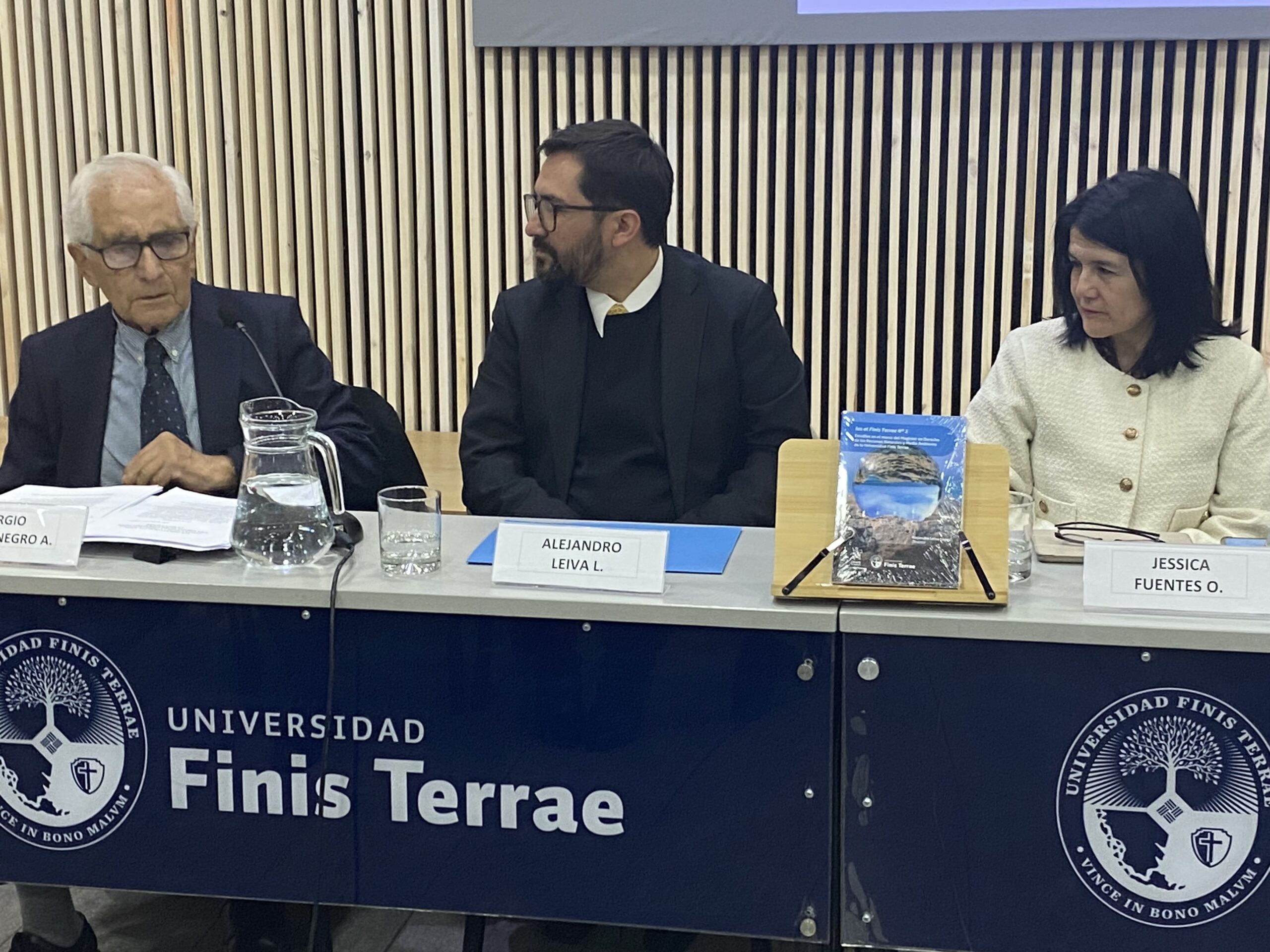 5D032DFE-DCFB-4CD4-A39B-3AE753B808E9