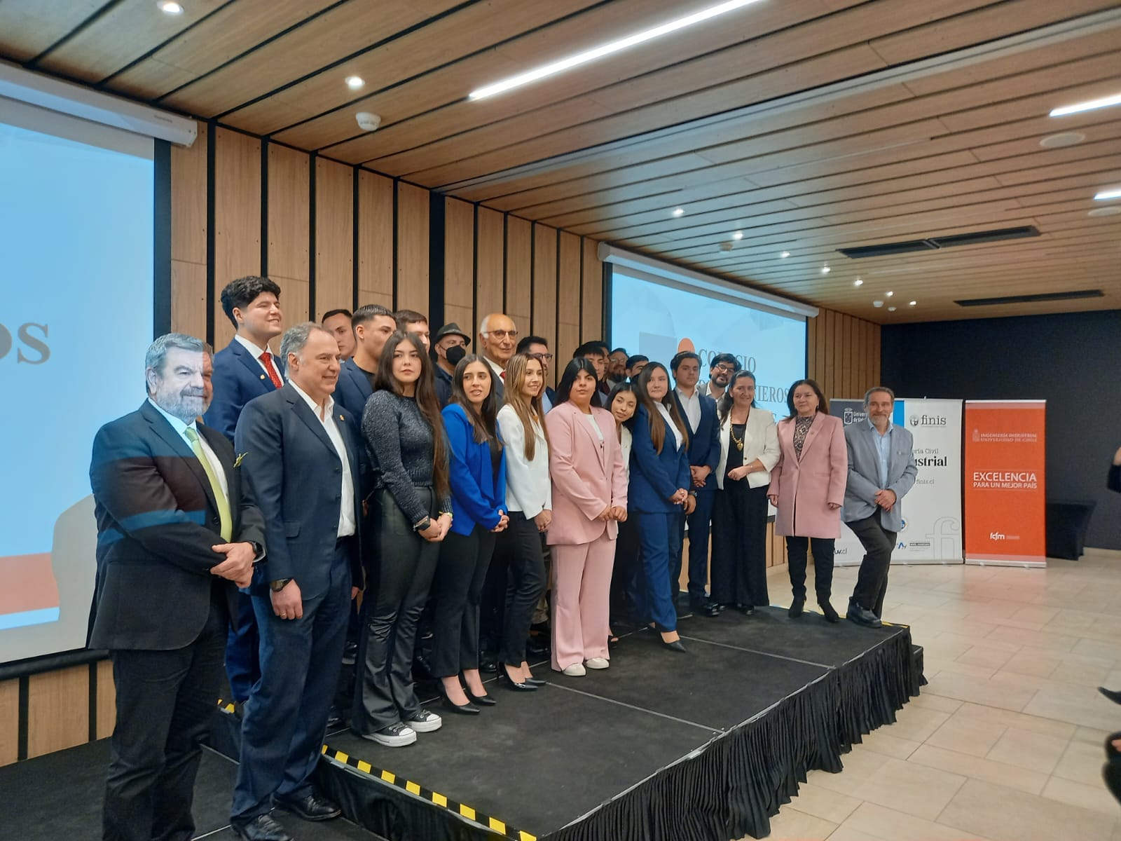 Dia del ing civil industrial 2024 grupal 3