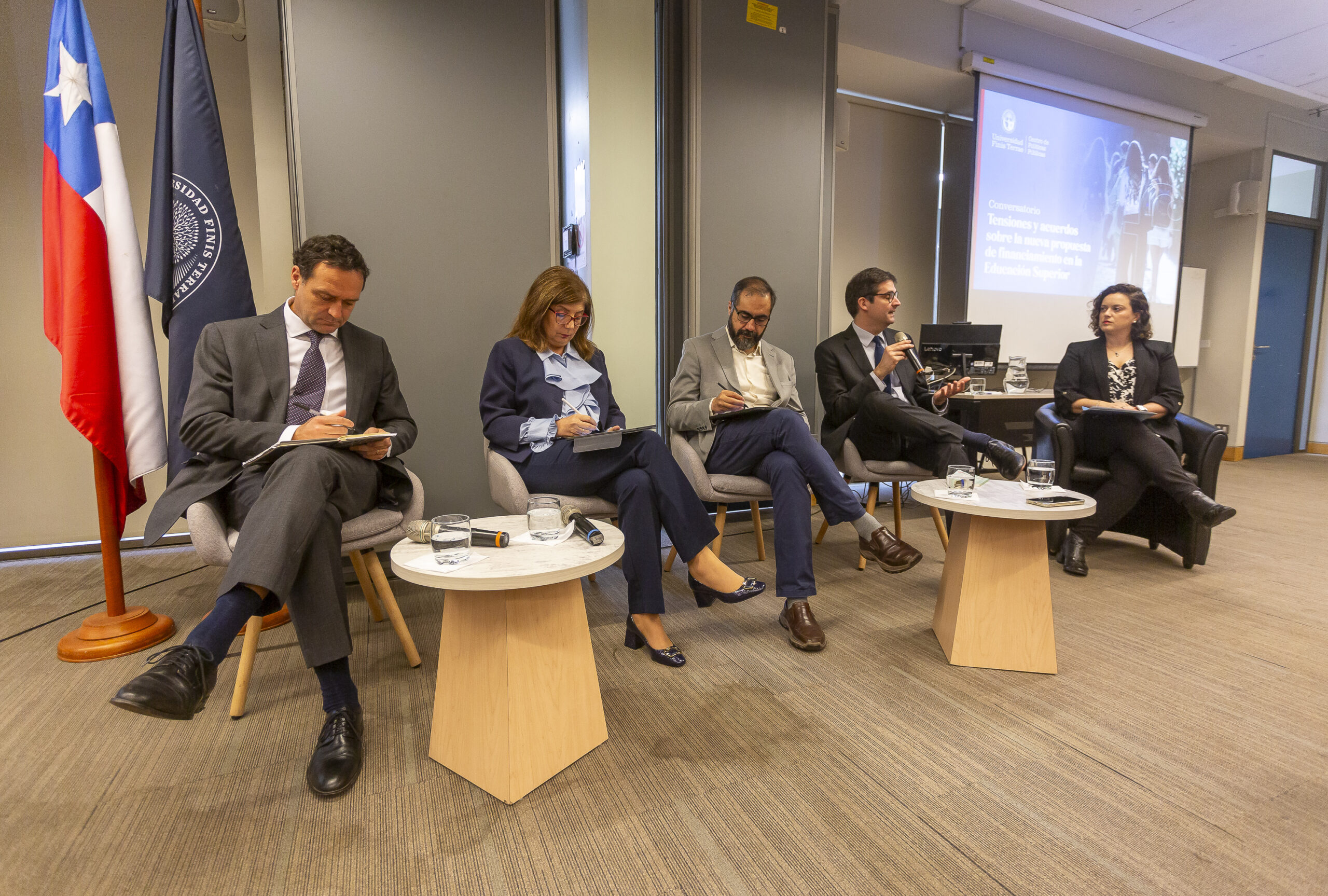 Panel de conversación seminario FES