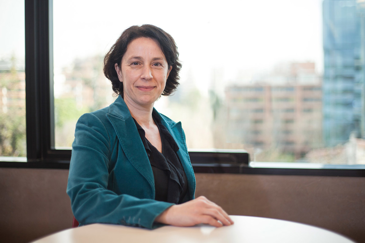 paola-peirano-half-body-large_1080