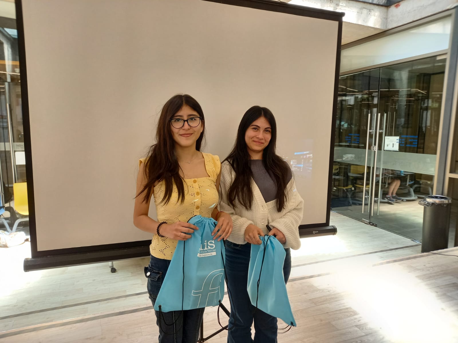 Colegio Polivalente Camilo Henriquez desafio RV 1er lugar 01