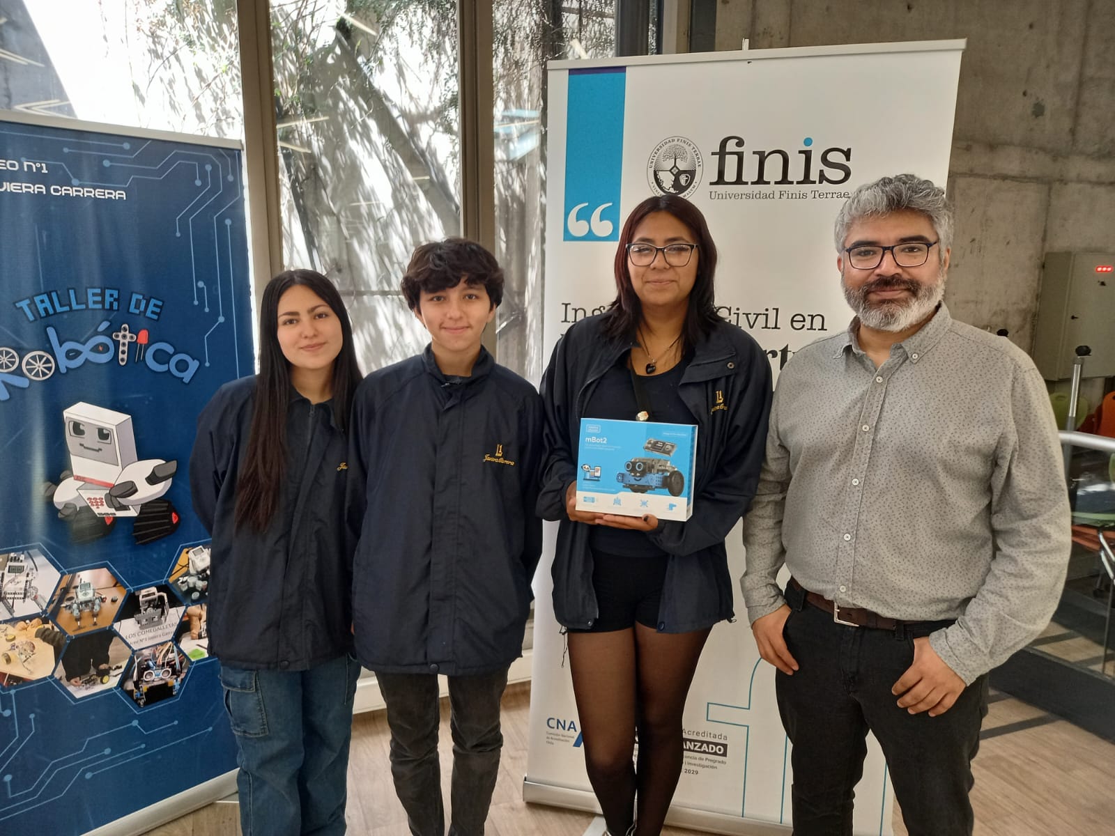 Equipo L1 ganador torneo de robotica 2024 01