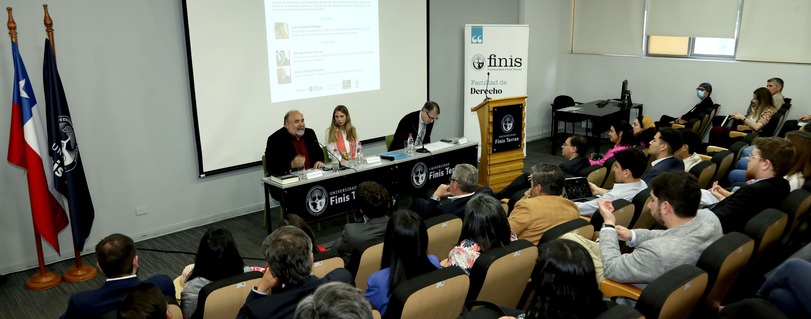 Lucia-Debesa-Facultad-Derecho-Universidad-Finis-Terrae-lanzamiento-libro-La-prueba-indiciaria-en-el-procedimiento-de-tutela-laboral-chileno-principal