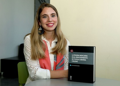 Lucia-Debesa-Facultad-Derecho-Universidad-Finis-Terrae-lanzamiento-libro-La-prueba-indiciaria-en-el-procedimiento-de-tutela-laboral-chileno-teaser