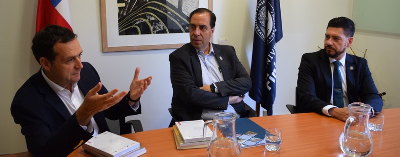 Facultad -Derecho-Universidad-Finis-Terrae-convenio-Primer-Tribunal-Ambiental-principal