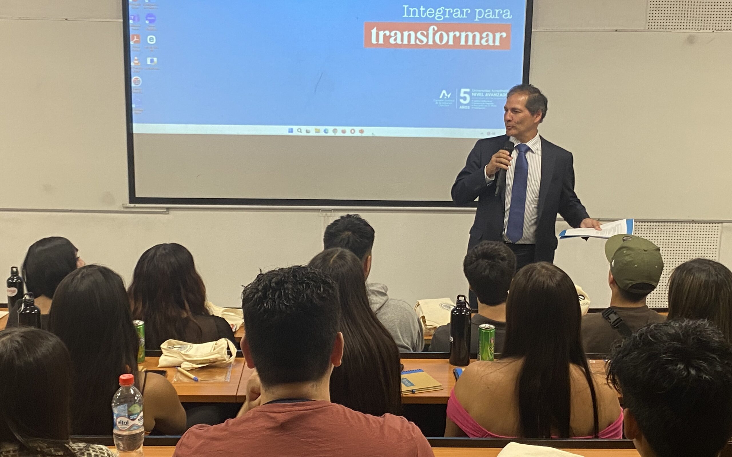 Bienvenida-alumnos-nuevos-Universidad-Finis-Terrae-decano-Ricardo-Jungmann-principal