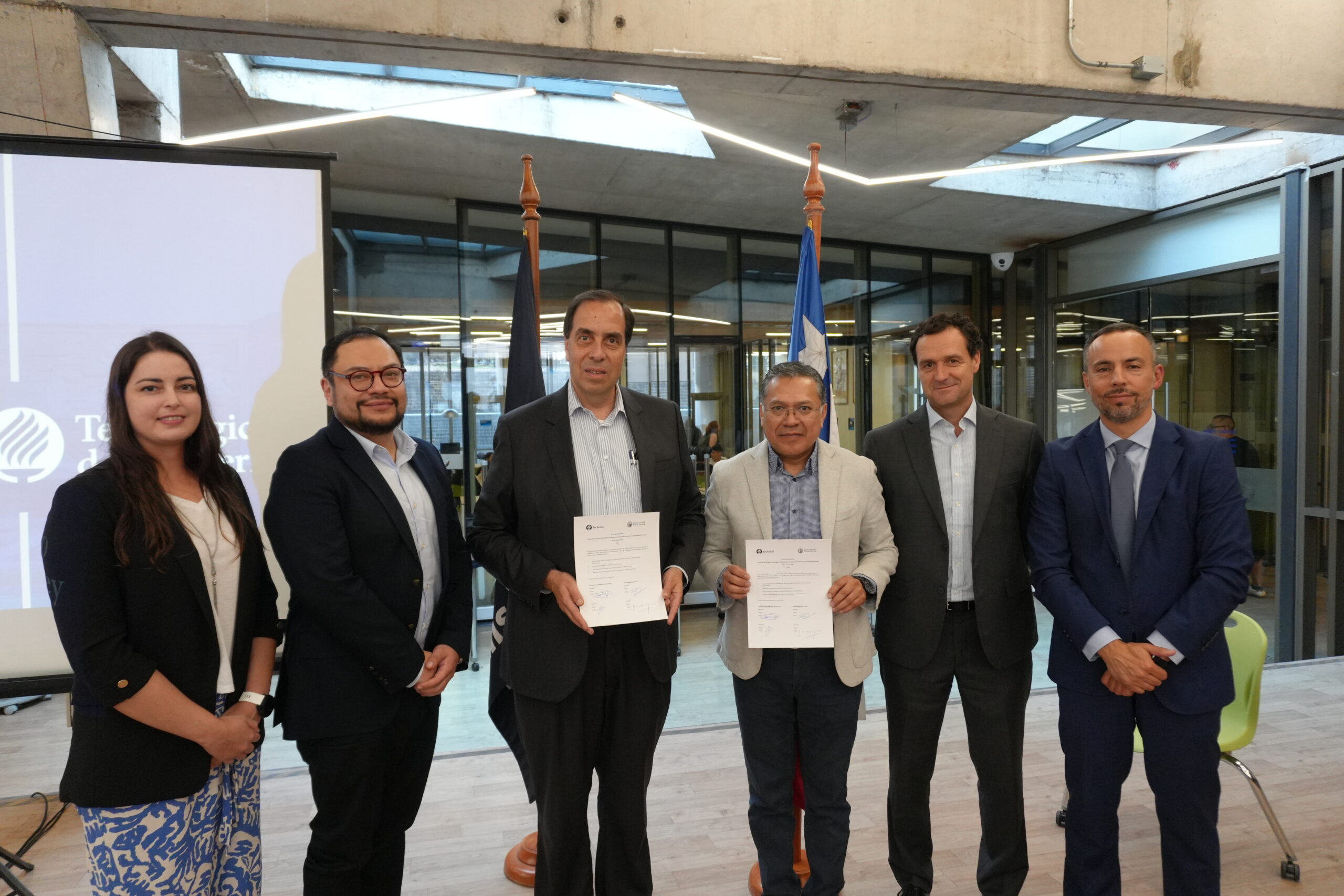 Autoridades Universidad Finis Terrae y Tecnológico de Monterrey