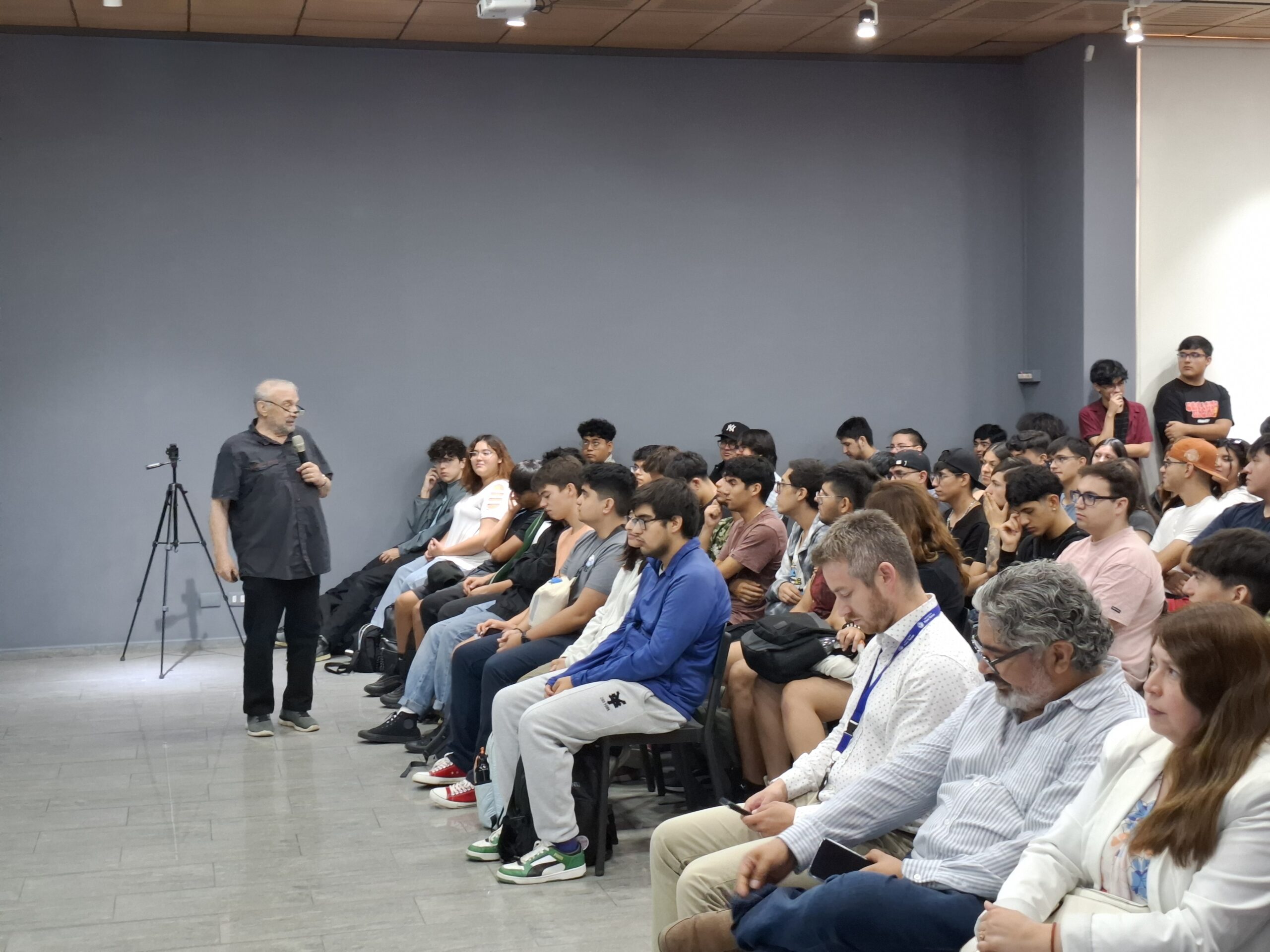 Isaac Scherson en U Finis Terrae 04