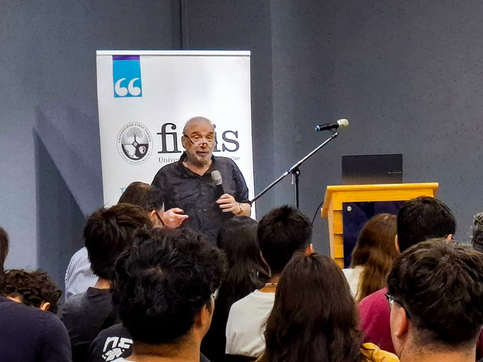 Isaac scherson en U Finis Terrae